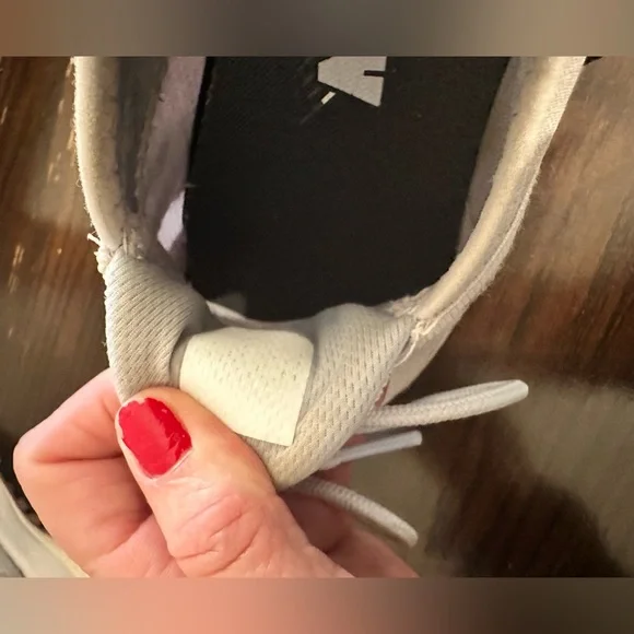 Women’s New Balance - Picture 6 of 10